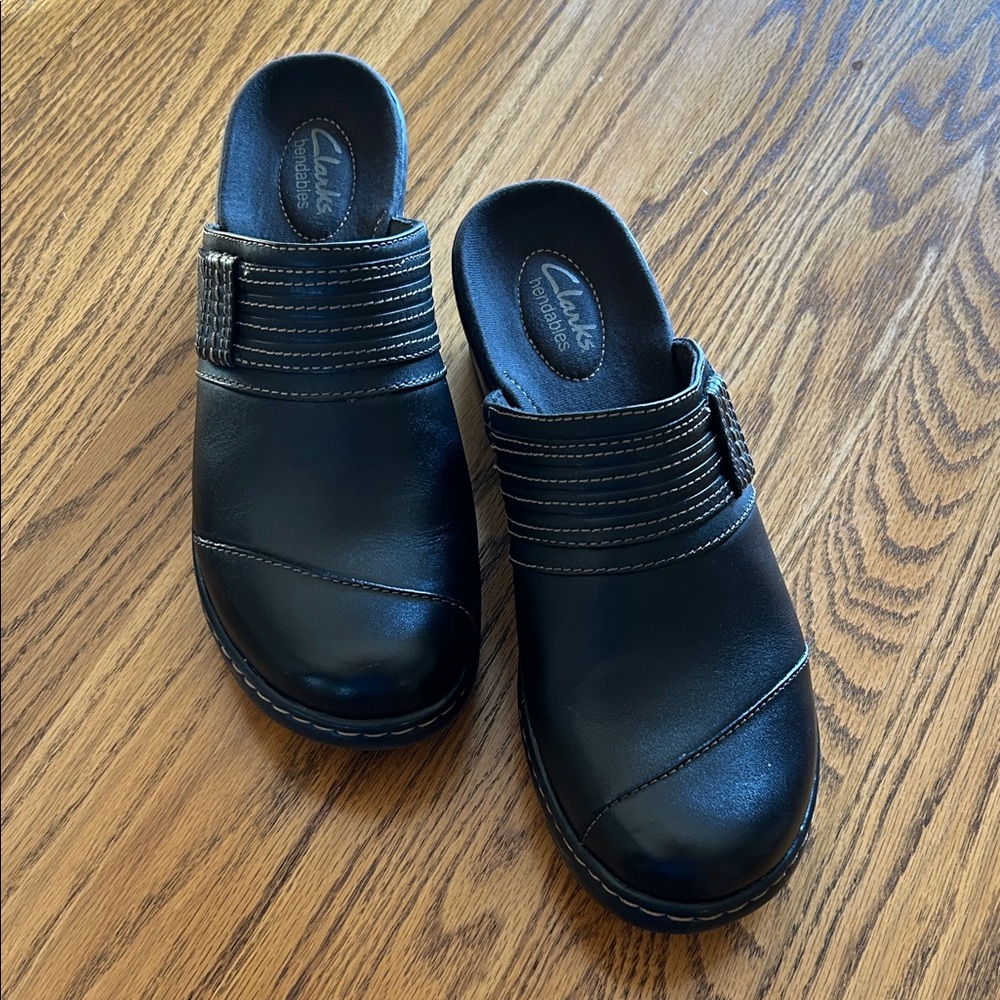 Clarks Womens Black Leather Mules